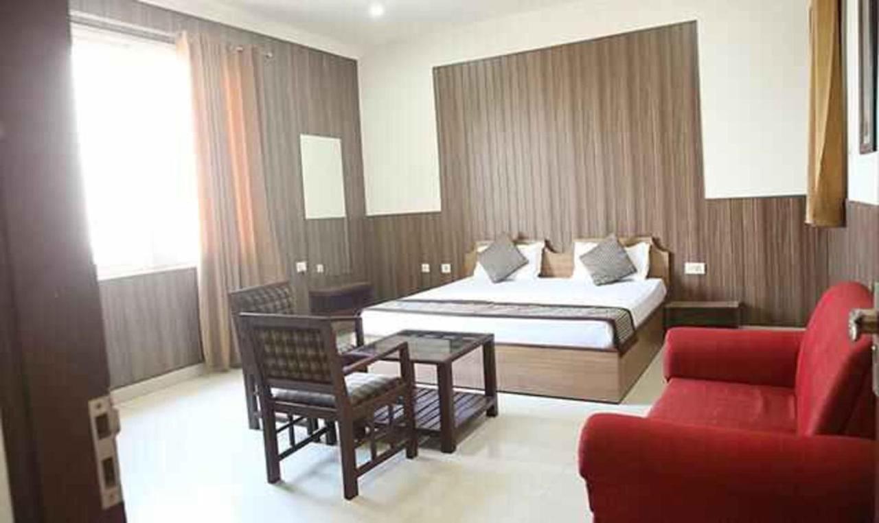 Fabhotel Corbett Inn Rudrapur ภายนอก รูปภาพ
